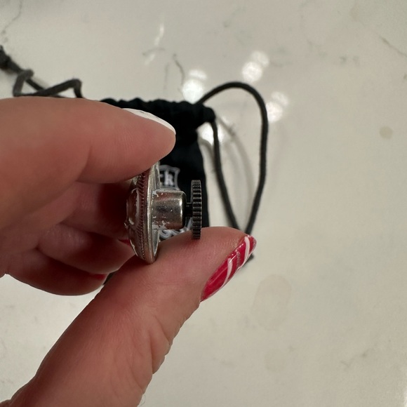 Rock revival jeans replacement button - Picture 4 of 4